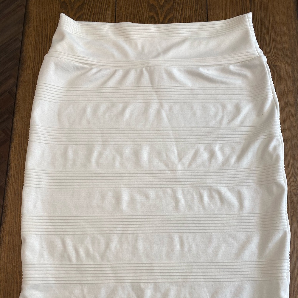 Lularoe White Ribbed Cassie size L